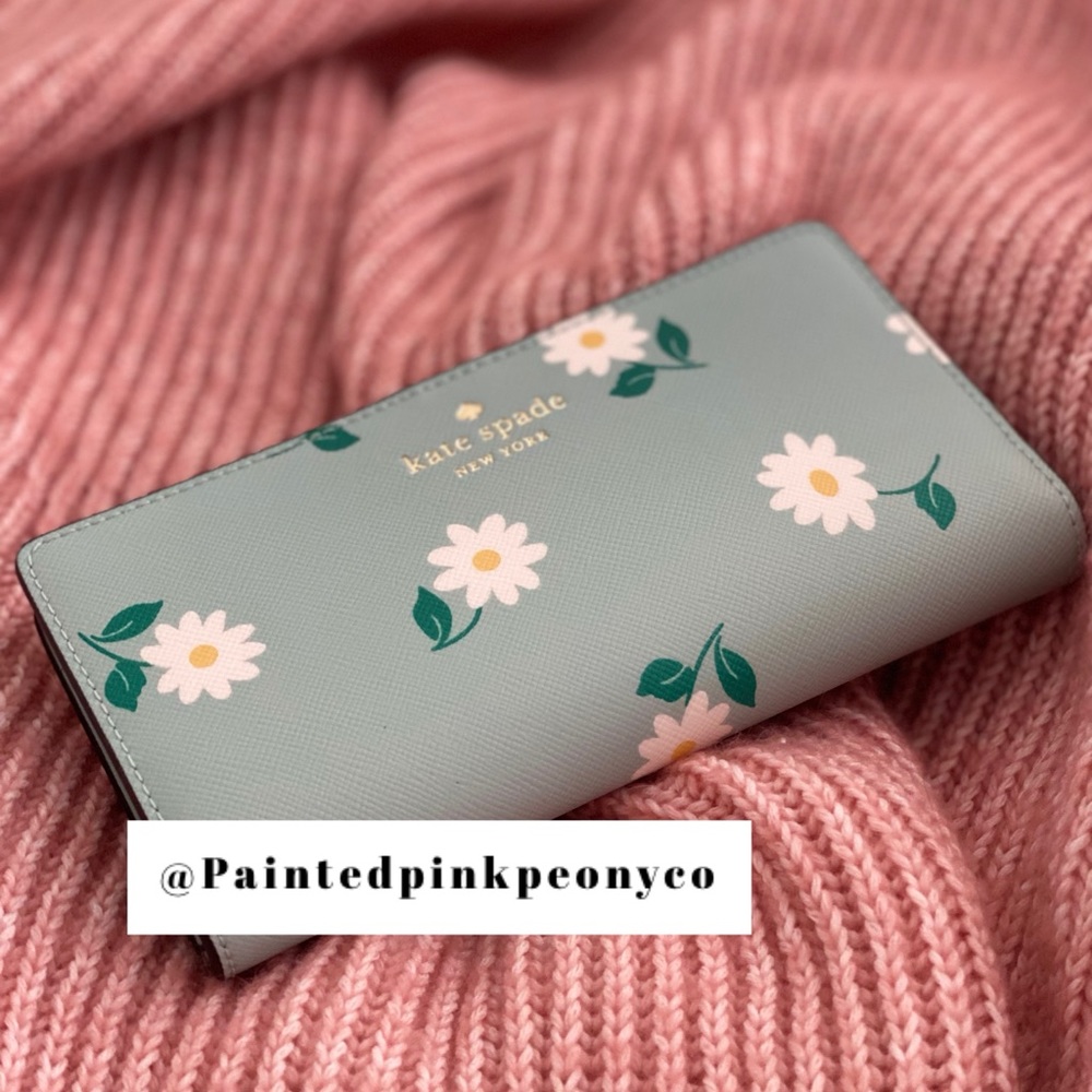 KATE SPADE | Blue Daisy Wallet